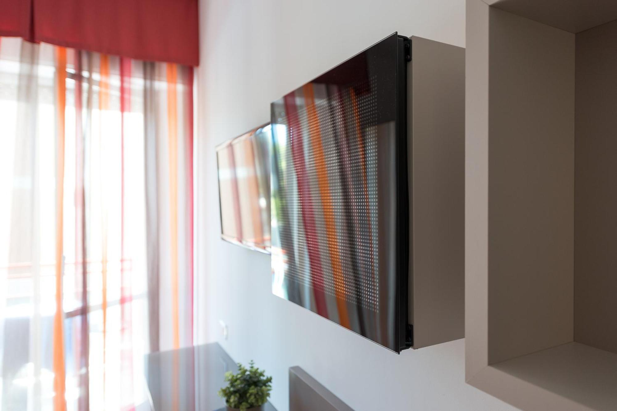 Zenit Hotel Джулианова Екстериор снимка